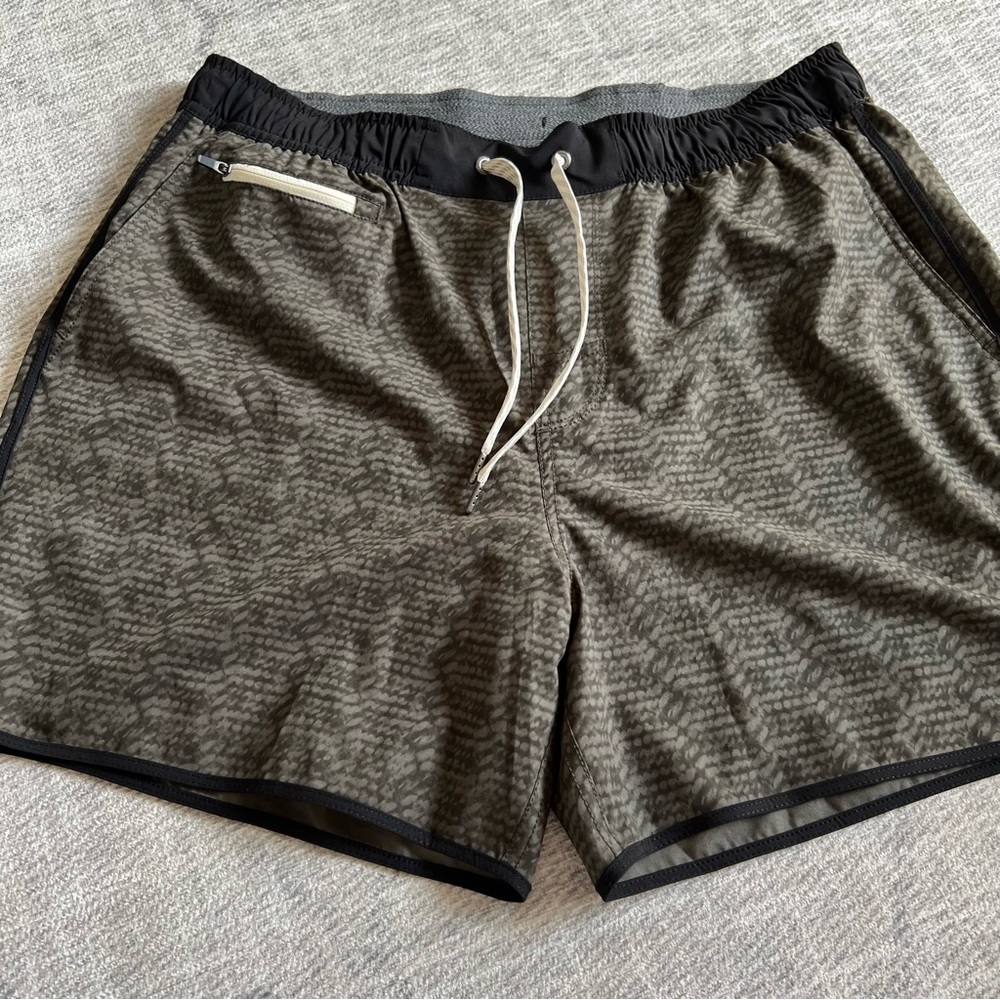 Vuori Patterned Shorts With Drawstring Size Xl - image 2